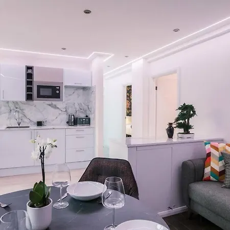 Fitzrovia Apartment 1